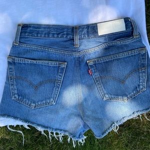 RE/DONE x Levi’s cut-off vintage medium-wash denim shorts